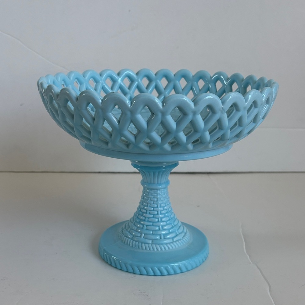 Vtg Challinor & Taylor blue milk glass compote fruit bowl lattice rope pedestal